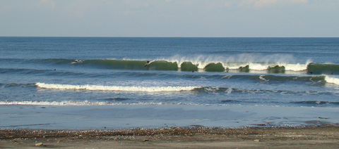 090326wave.jpg