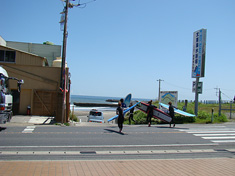 090427crossing.jpg