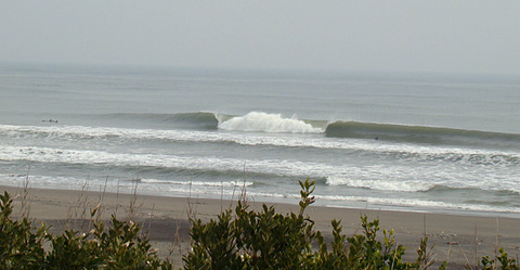 100301am-wave.jpg