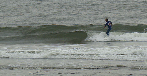 101017suc-wave.jpg