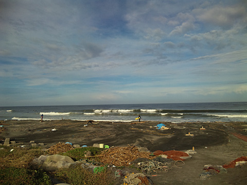 111022wave.jpg