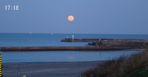 100130pm-taito-moon.jpg