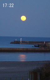 100130pm-taito-moon2.jpg