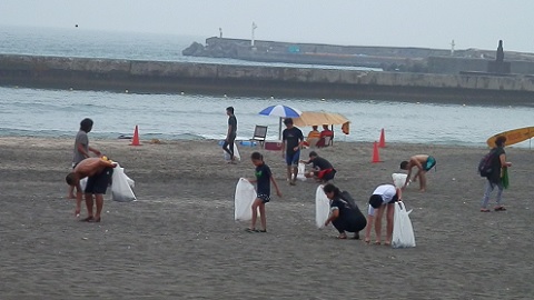 150808am-beachclean2.jpg